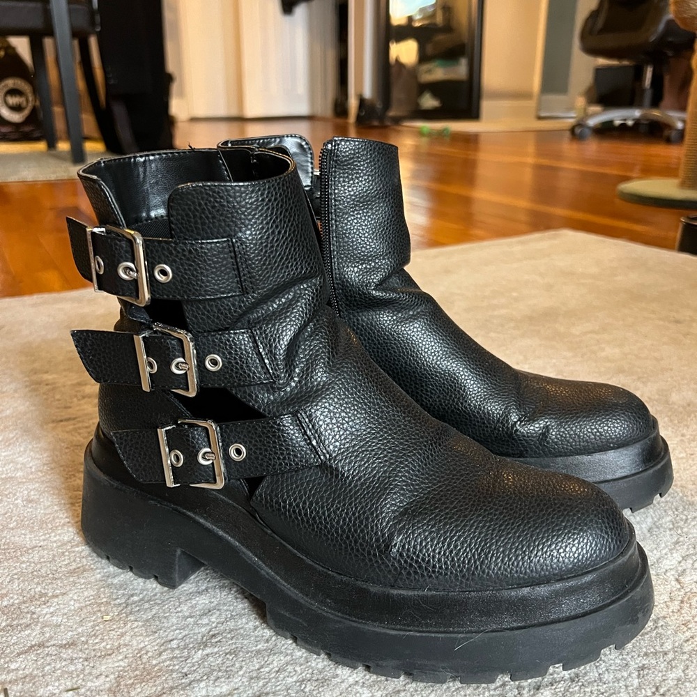 Black Leather Buckle Boots